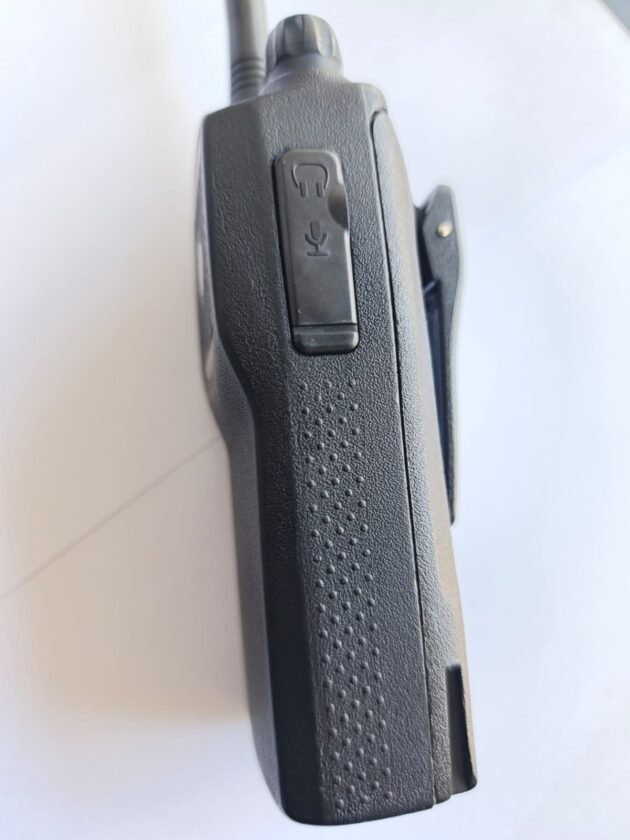 Radio Motorola modelo EP450s + accesorios - Imagen 4